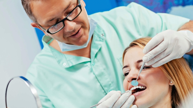 The Battle of Smiles: Choosing Between an Orthodontist and Private Dentist