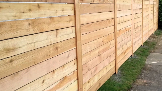 Fence Wars: Chain Link vs. Wood – Which One Reigns Supreme?